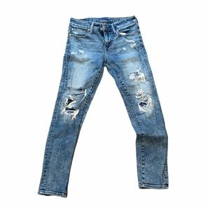 💜American Eagle Next Level Distressed Jean